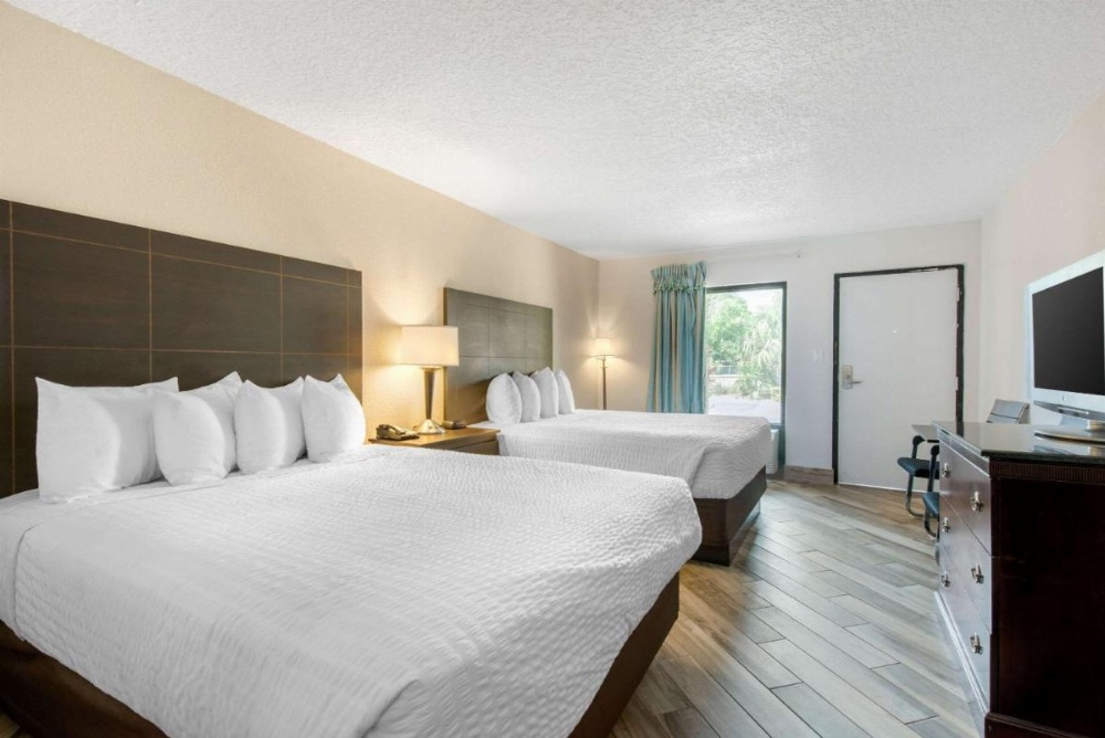 Room image 3